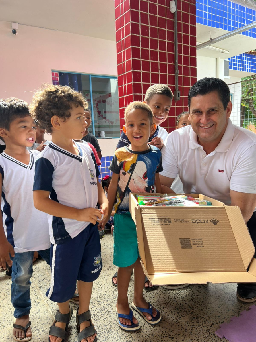 Prefeitura de Pirapora investe mais de R$ 375 mil em kits escolares para alunos da Rede Municipal